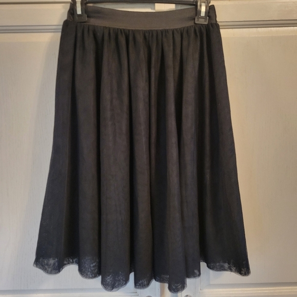 Modcloth Dresses & Skirts - Modcloth Black Tulle Knee Length Midi Skirt